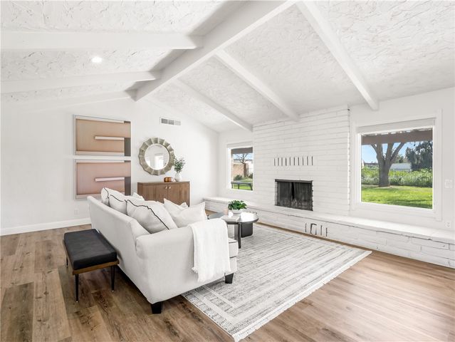 9321 E Bullard, Clovis, CA 93619