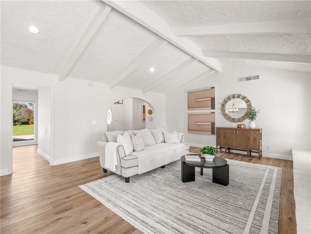 9321 E Bullard, Clovis, CA 93619