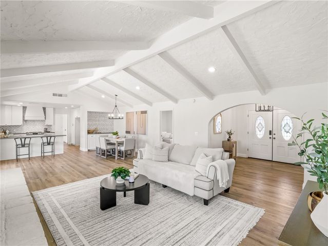 9321 E Bullard, Clovis, CA 93619