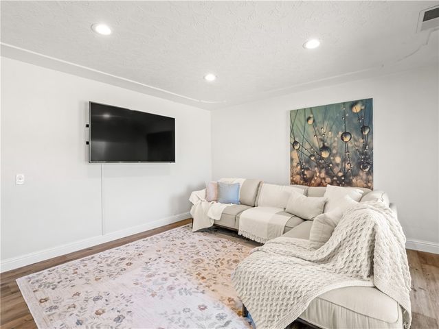 9321 E Bullard, Clovis, CA 93619