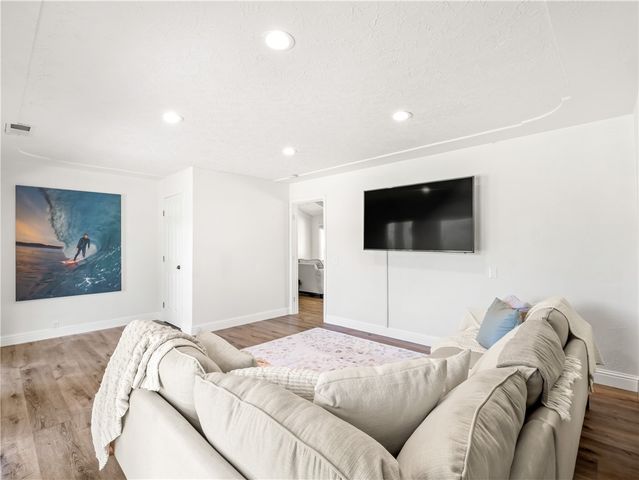 9321 E Bullard, Clovis, CA 93619