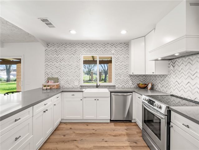 9321 E Bullard, Clovis, CA 93619