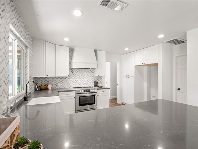 9321 E Bullard, Clovis, CA 93619