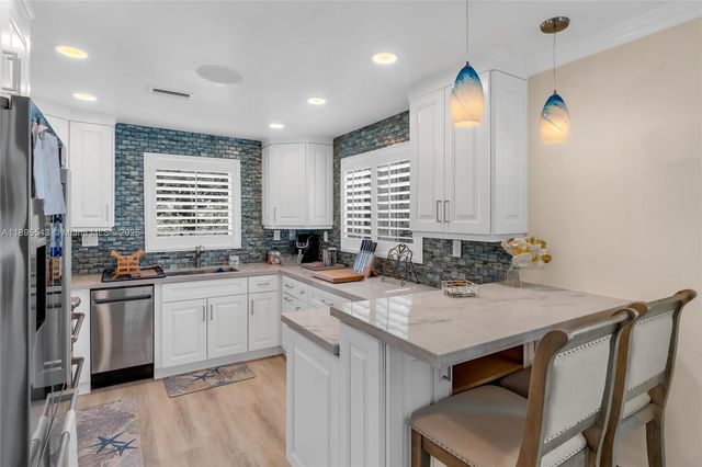 129 Pirates Dr, Key Largo, FL 33037