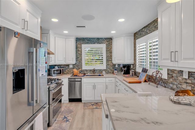 129 Pirates Dr, Key Largo, FL 33037