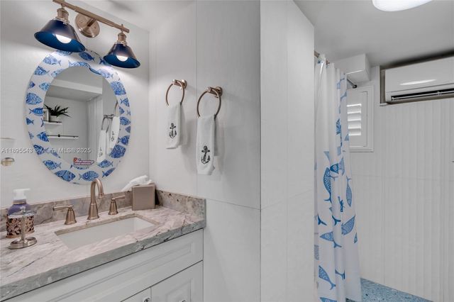 129 Pirates Dr, Key Largo, FL 33037