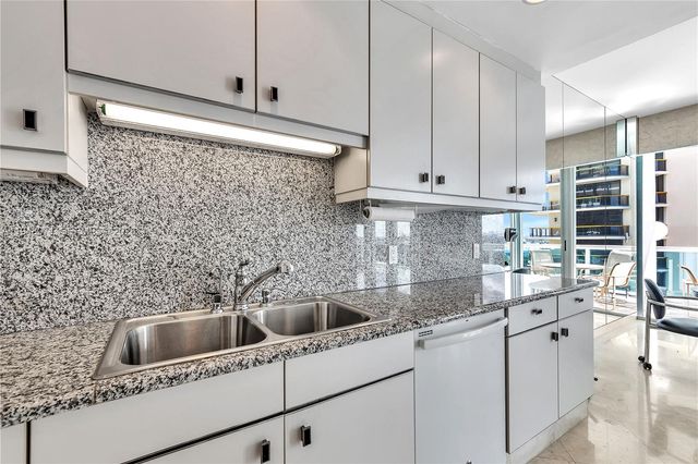 10101 Collins Ave 11D + cabana, Bal Harbour, FL 33154