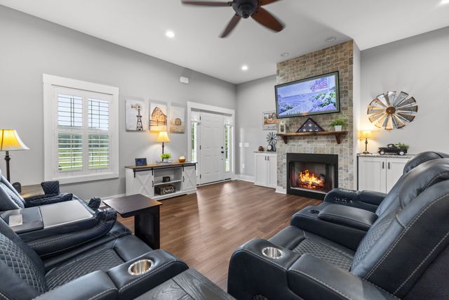 4238 Old Manchester Hwy, Tullahoma, TN 37388