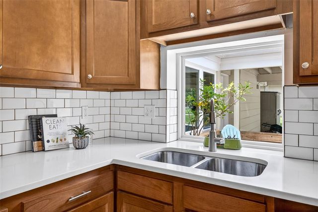 515 BROXBURN AVENUE, Temple Terrace, FL 33617