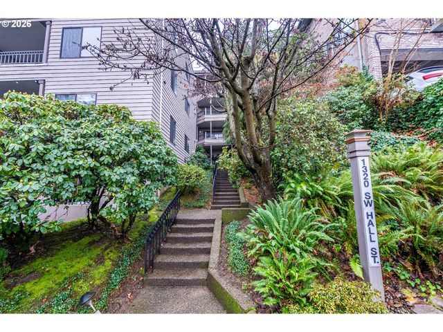 1320 Sw HALL St 202, Portland, OR 97201
