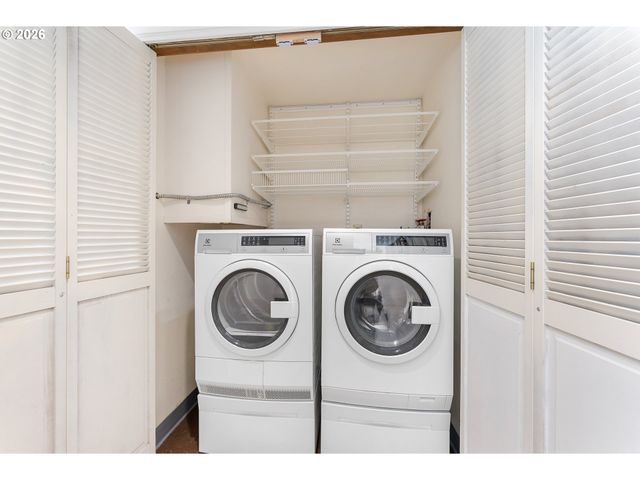 1320 Sw HALL St 202, Portland, OR 97201