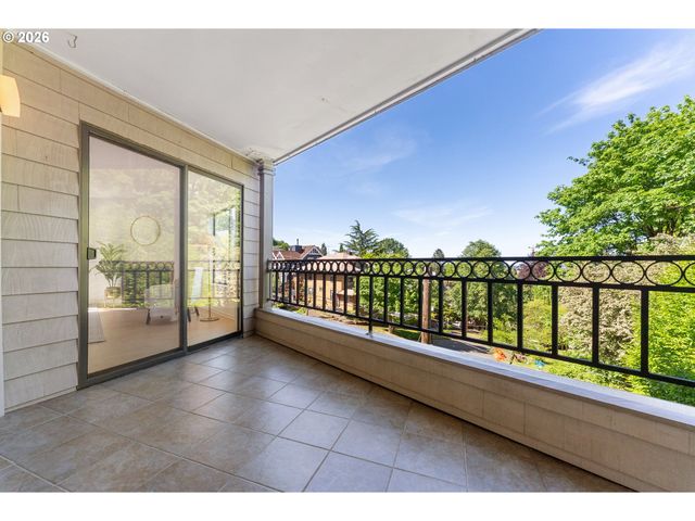 1320 Sw HALL St 202, Portland, OR 97201