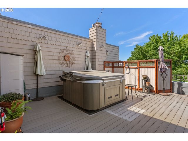 1320 Sw HALL St 202, Portland, OR 97201