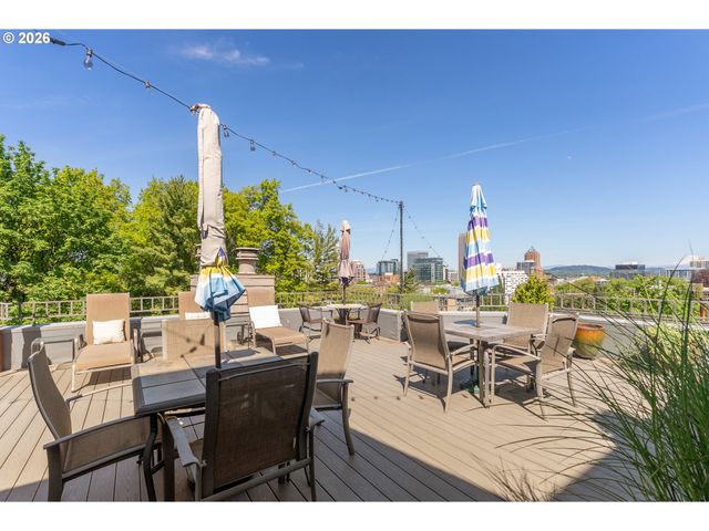 1320 Sw HALL St 202, Portland, OR 97201