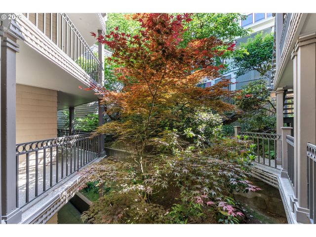 1320 Sw HALL St 202, Portland, OR 97201