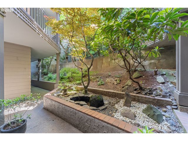 1320 Sw HALL St 202, Portland, OR 97201