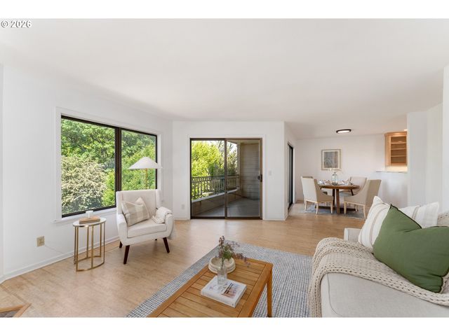 1320 Sw HALL St 202, Portland, OR 97201