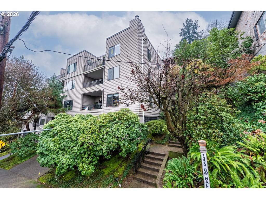 1320 Sw HALL St 202, Portland, OR 97201