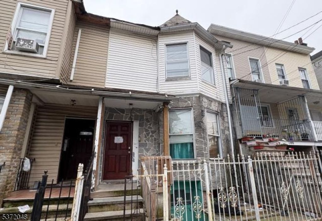 144 4Th Ave, Newark City, NJ 07104