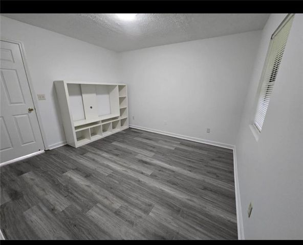 4931 Sugar Creek Drive, Sugar Hill, GA 30518