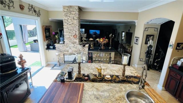 732 S S Rosecrest Cir, Anaheim Hills, CA 92808