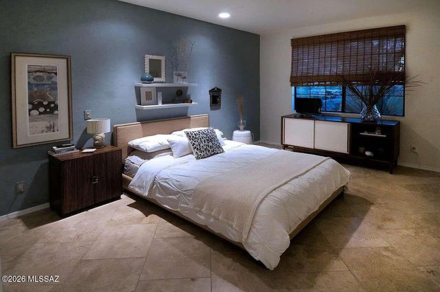 10255 N Carristo Drive, Tucson, AZ 85737