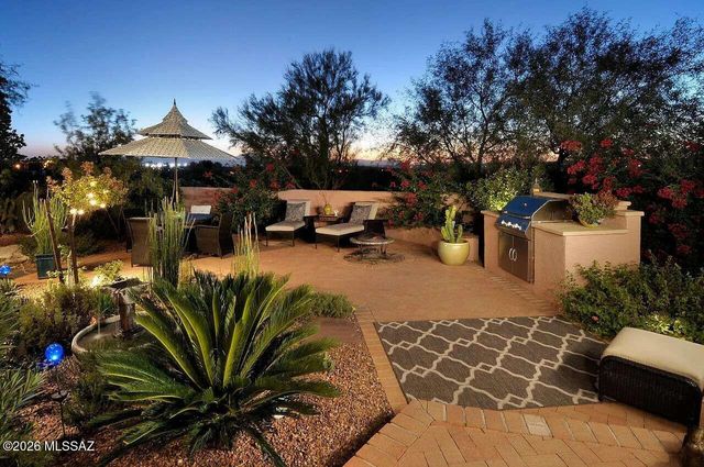 10255 N Carristo Drive, Tucson, AZ 85737