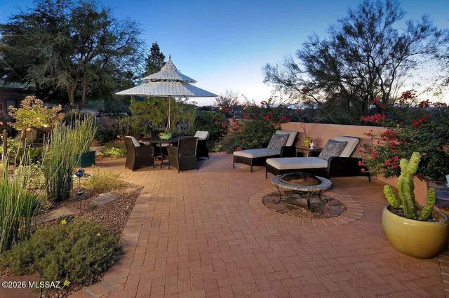 10255 N Carristo Drive, Tucson, AZ 85737