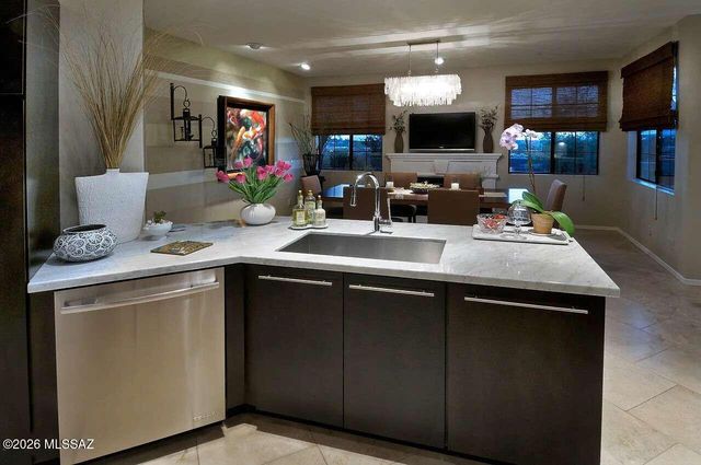 10255 N Carristo Drive, Tucson, AZ 85737
