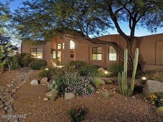 10255 N Carristo Drive, Tucson, AZ 85737