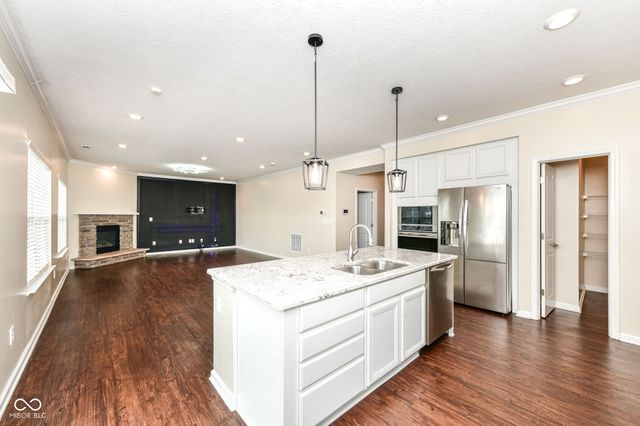 5825 Sheffield Lane, Whitestown, IN 46075