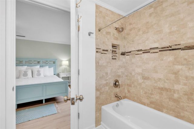 517 42ND STREET, Holmes Beach, FL 34217