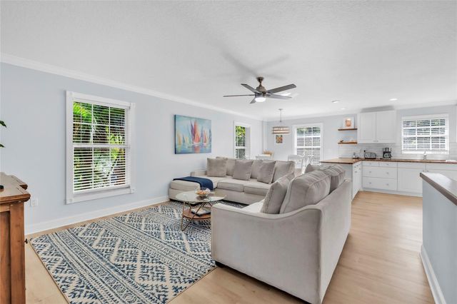 517 42ND STREET, Holmes Beach, FL 34217