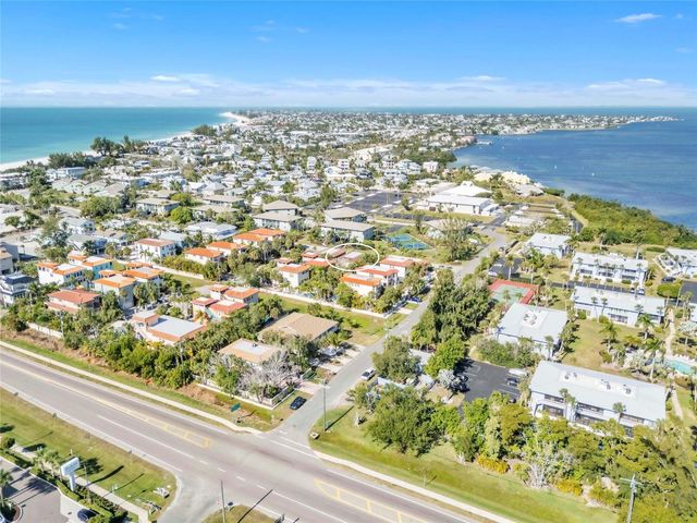 517 42ND STREET, Holmes Beach, FL 34217