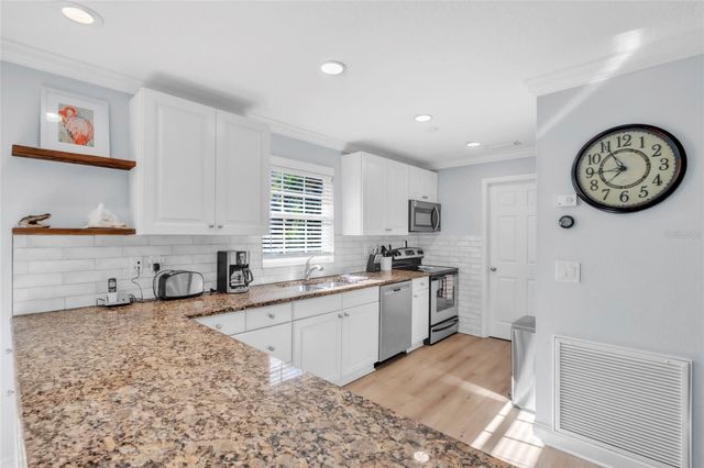 517 42ND STREET, Holmes Beach, FL 34217