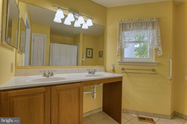 641 STEWART RD, Collegeville, PA 19426