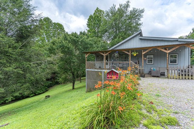 329 Chalet Circle, Murphy, NC 28906