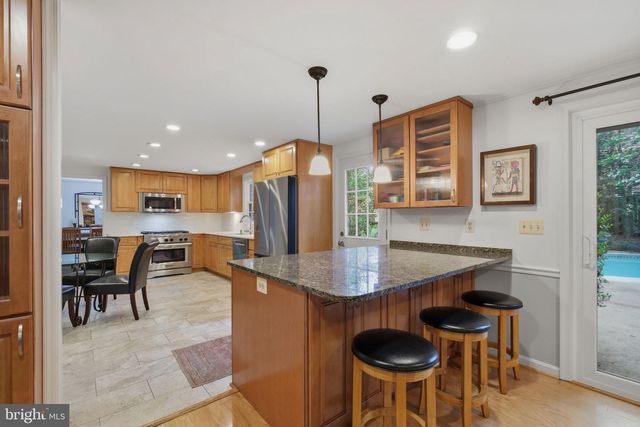 7006 OLD CABIN LN, Rockville, MD 20852
