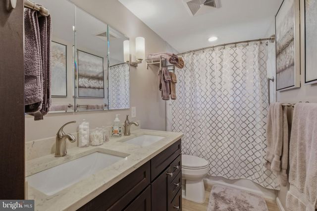 7006 OLD CABIN LN, Rockville, MD 20852