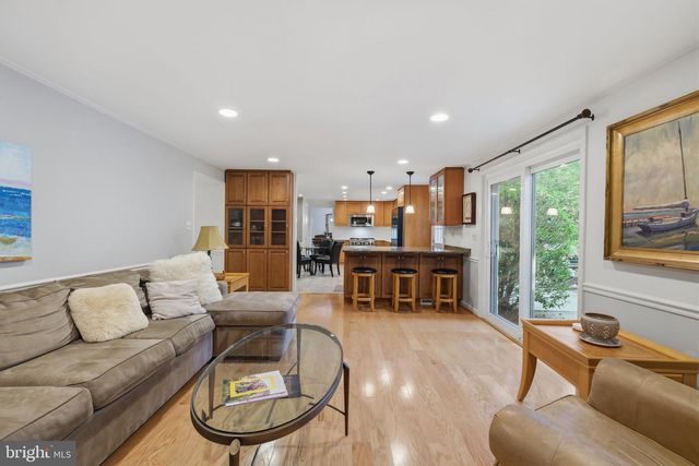 7006 OLD CABIN LN, Rockville, MD 20852