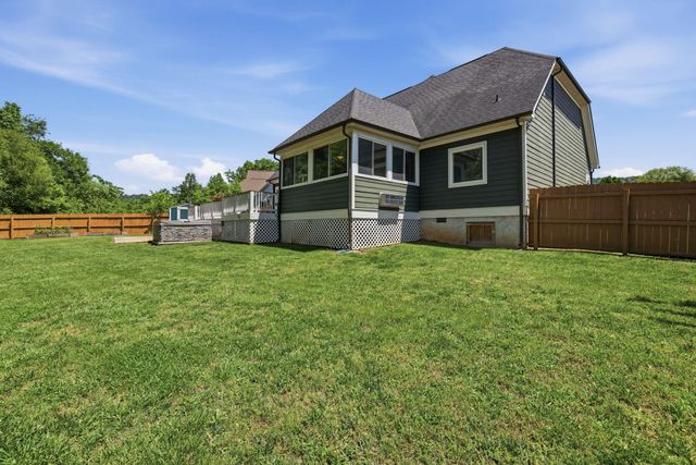 6727 Neville Drive, Ooltewah, TN 37363