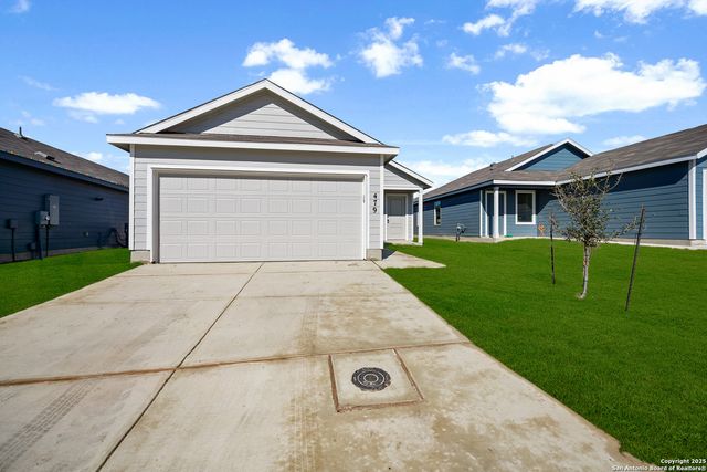 479 Sarah Way, Marion, TX 78124