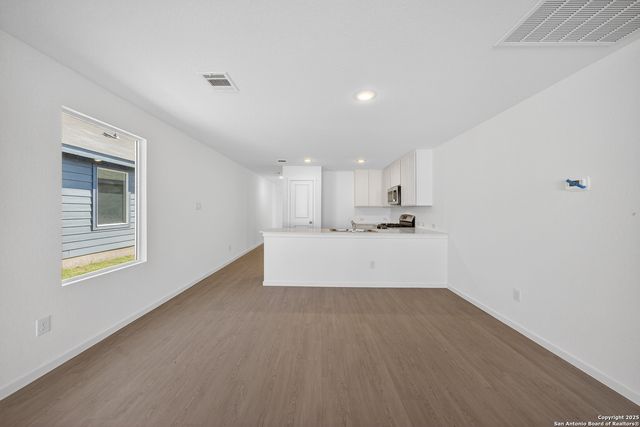 479 Sarah Way, Marion, TX 78124