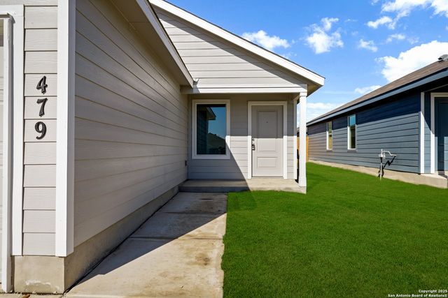 479 Sarah Way, Marion, TX 78124