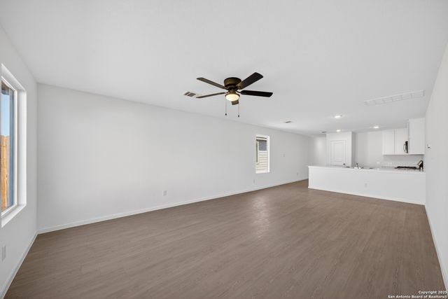 479 Sarah Way, Marion, TX 78124