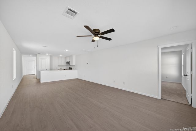 479 Sarah Way, Marion, TX 78124