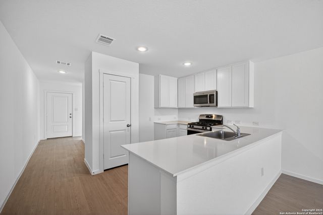 479 Sarah Way, Marion, TX 78124