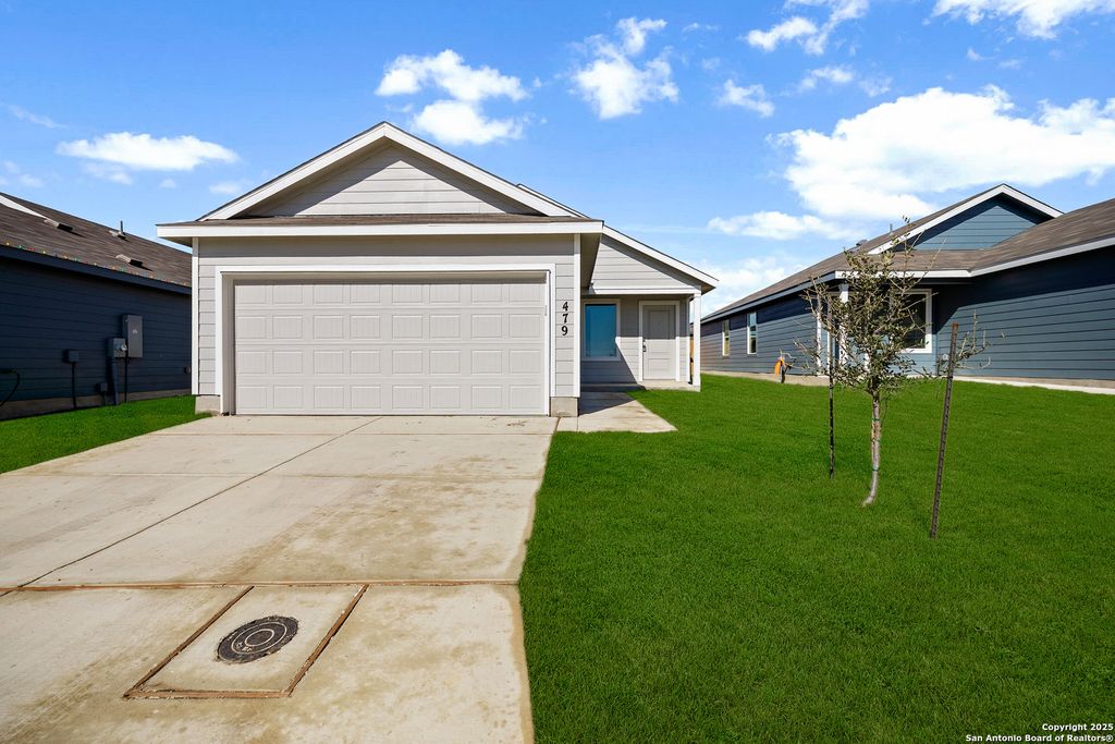 479 Sarah Way, Marion, TX 78124