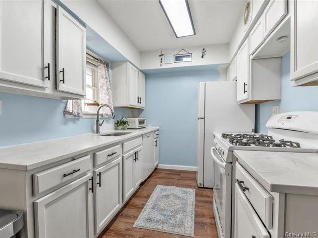 123 Beach 61st Street 82, Arverne, NY 11692