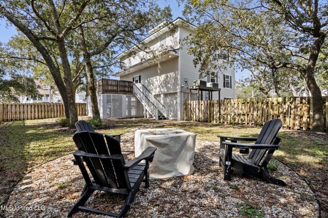 131 Dogwood Lane, Pass Christian, MS 39571